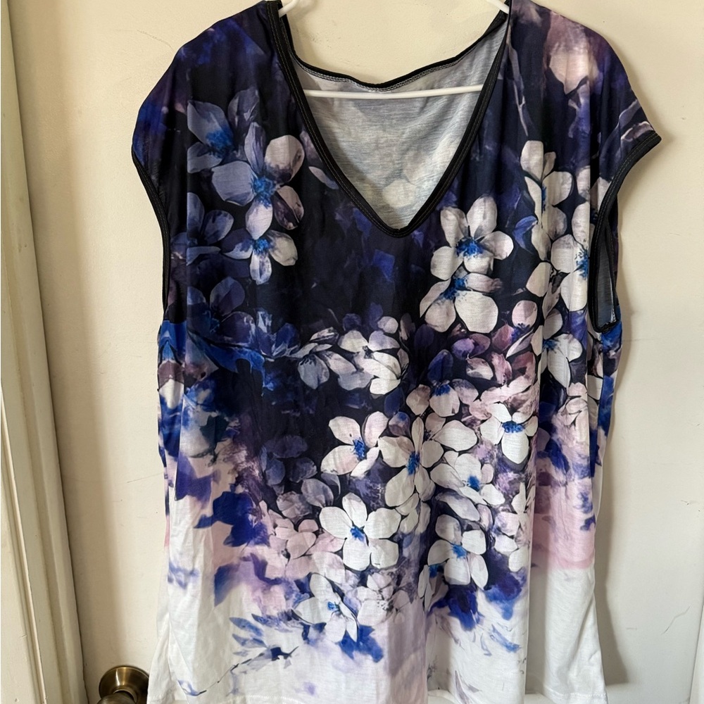 Woman’s Plus Size Sleeveless Top Floral Sublimation Type Print 5X Fits Like 3X